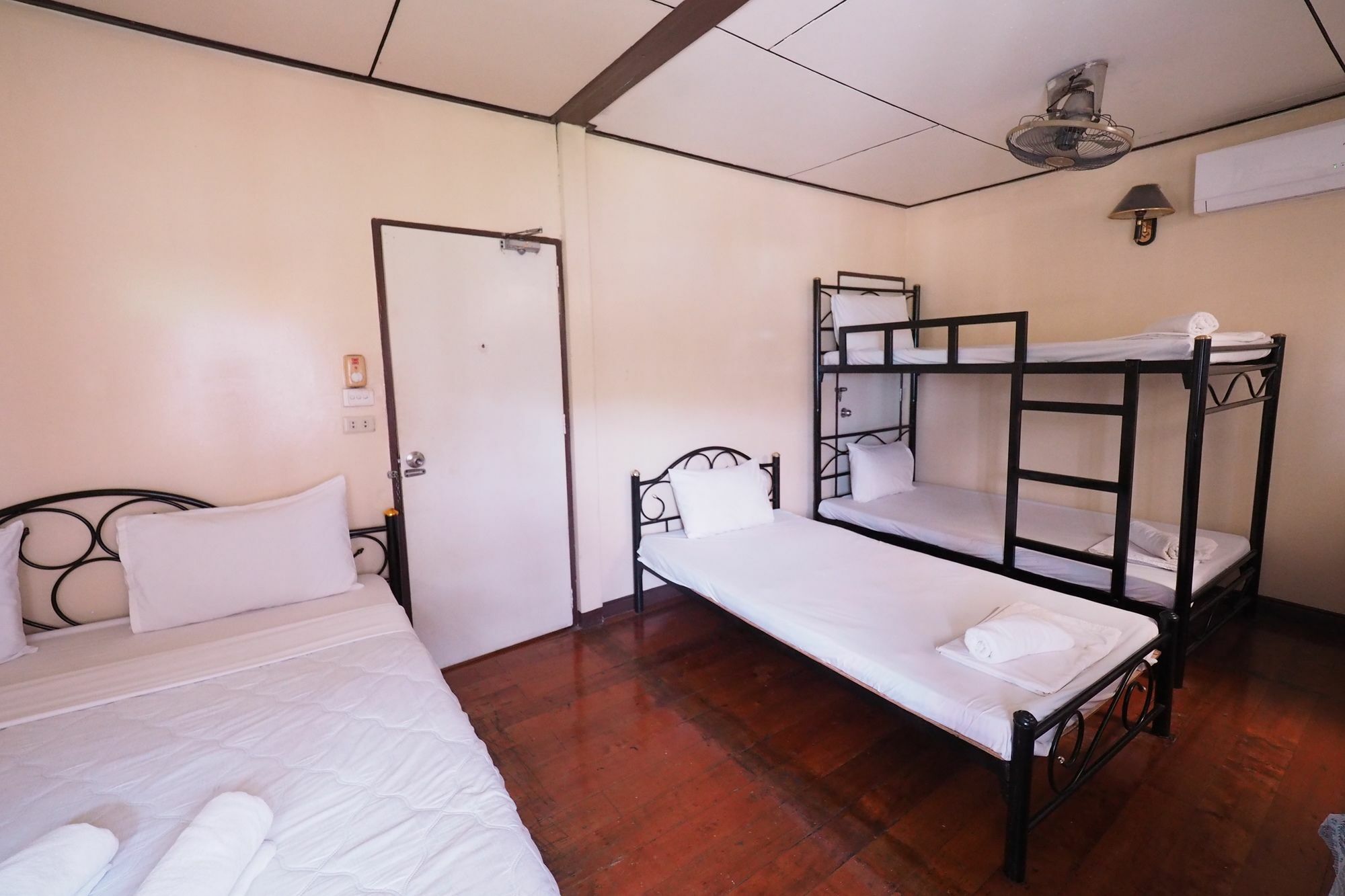 Brickhouse Ayutthaya Guesthouse Est 1986 Εξωτερικό φωτογραφία