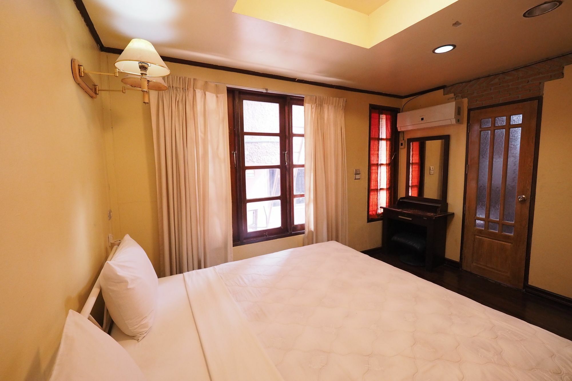 Brickhouse Ayutthaya Guesthouse Est 1986 Εξωτερικό φωτογραφία