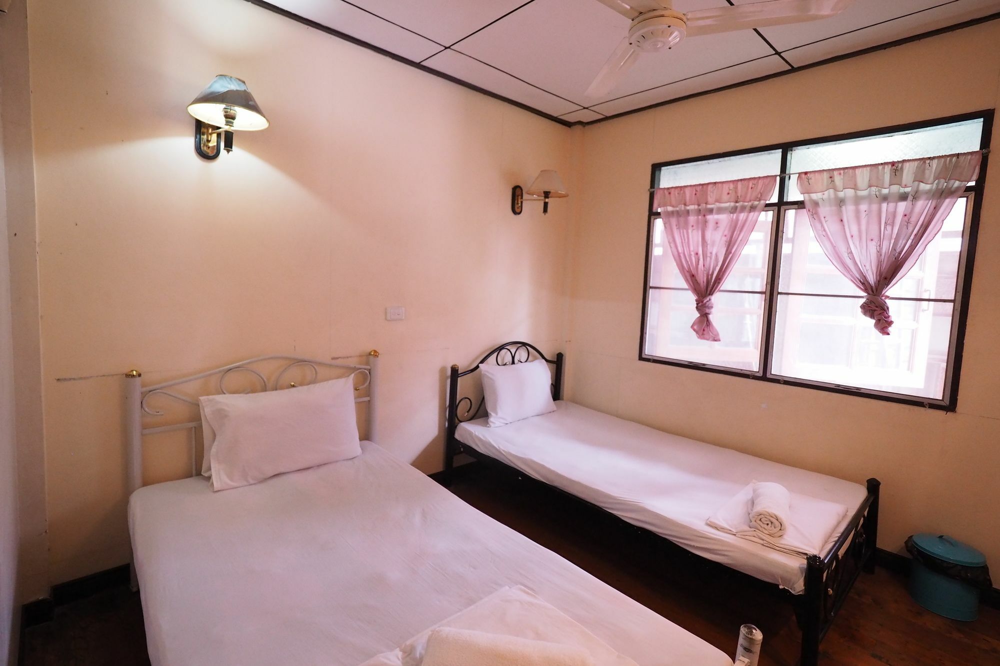 Brickhouse Ayutthaya Guesthouse Est 1986 Εξωτερικό φωτογραφία